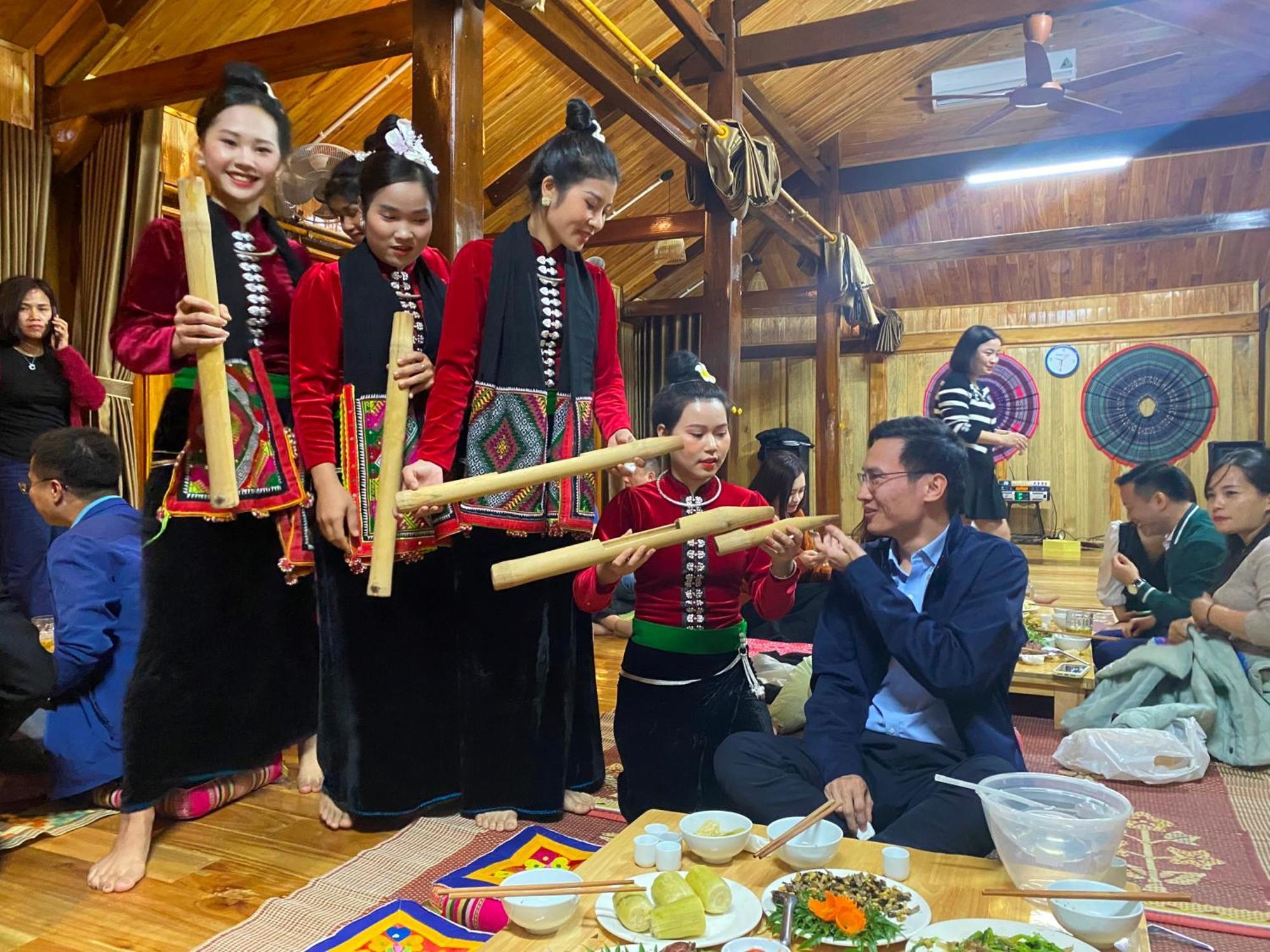 Nam Thia Homestay イエンバイ エクステリア 写真