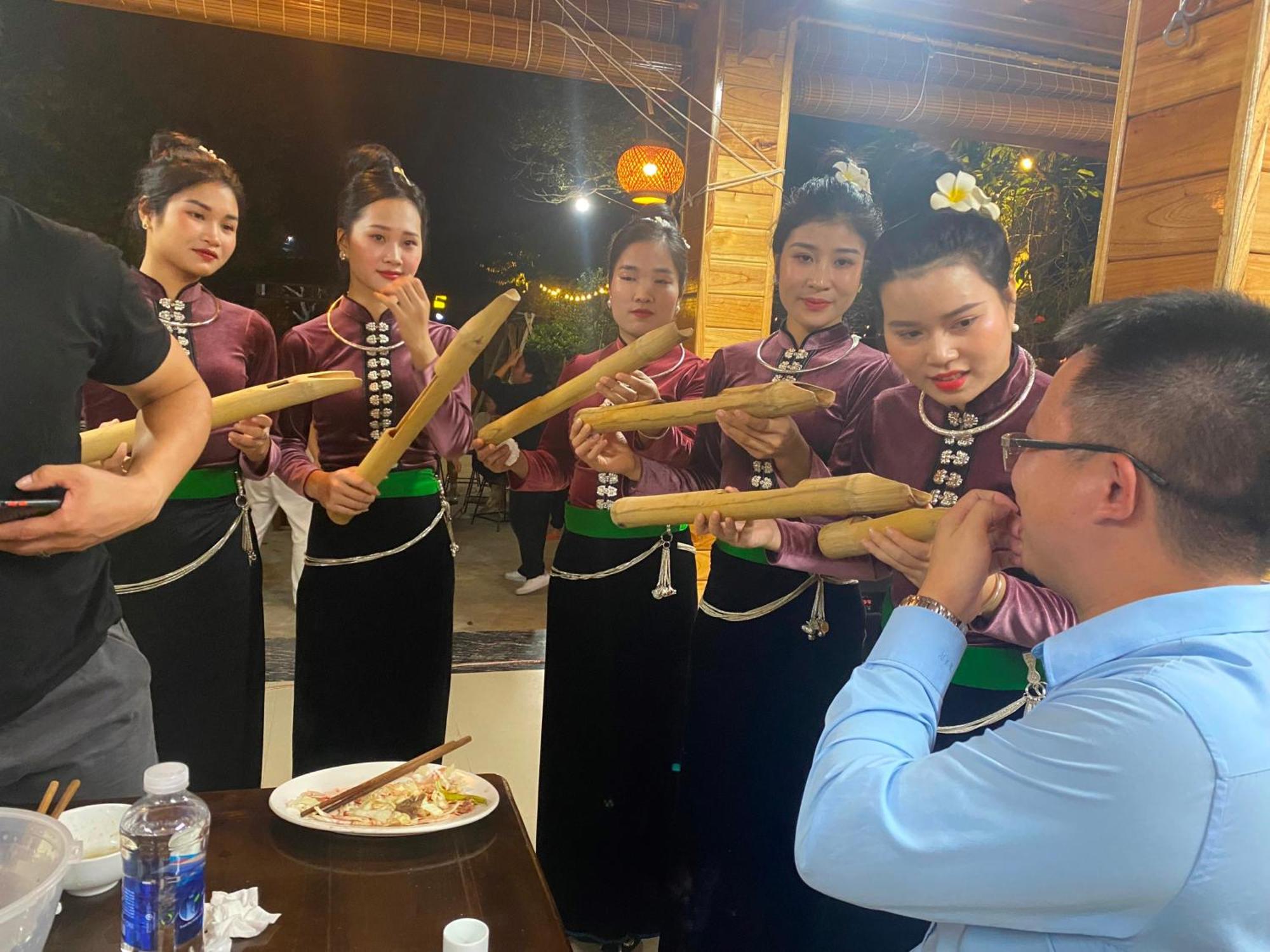 Nam Thia Homestay イエンバイ エクステリア 写真